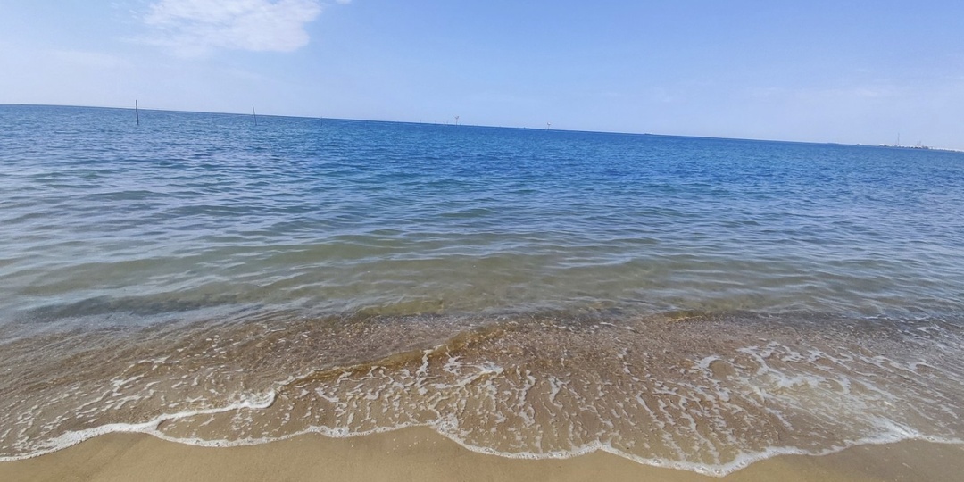 Посёлок Весёловка на Таманском полуострове. Морская линия и популярные места вдоль берега.