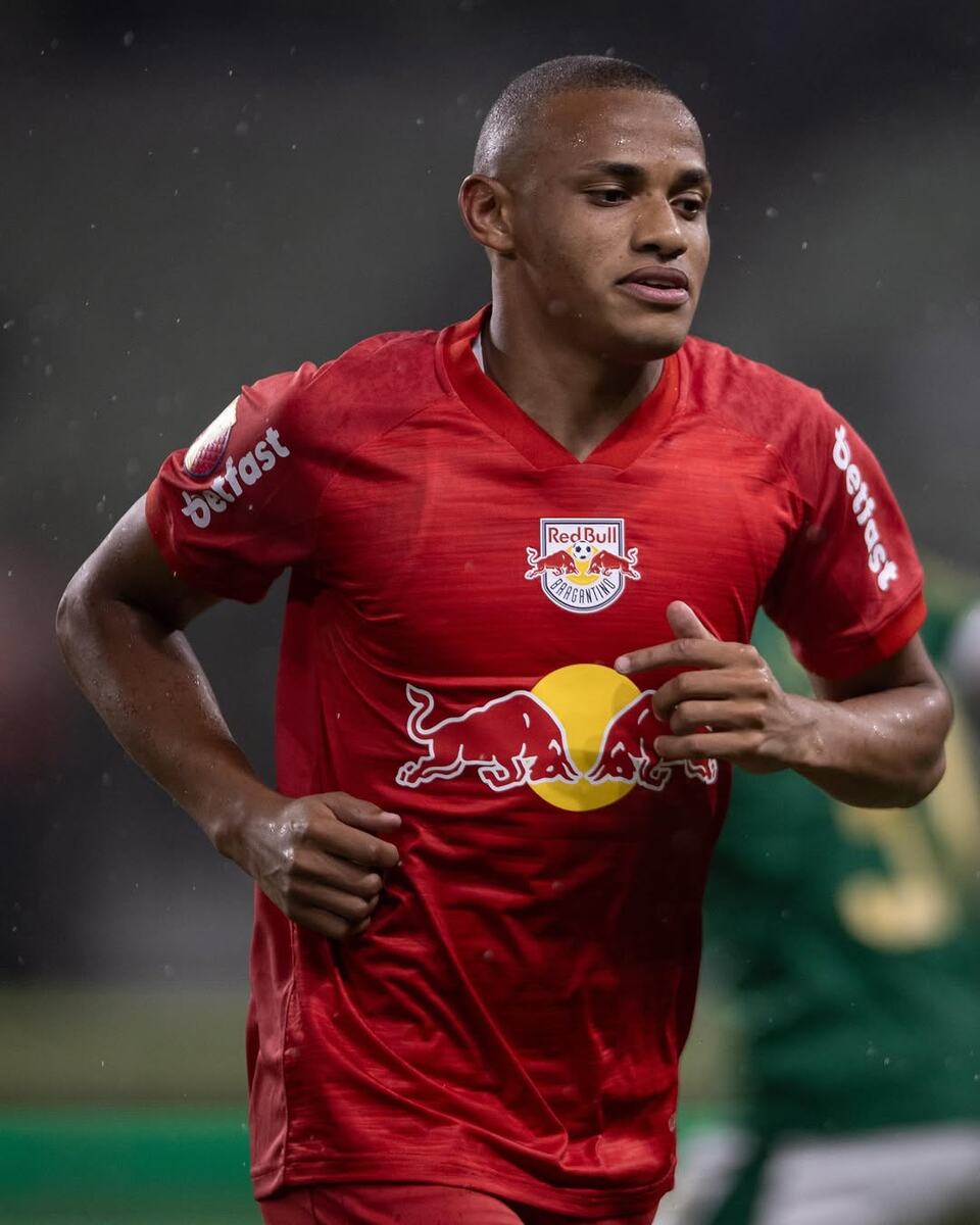    Джон Джон летит в Россию для завершения перехода в «Зенит»евгений