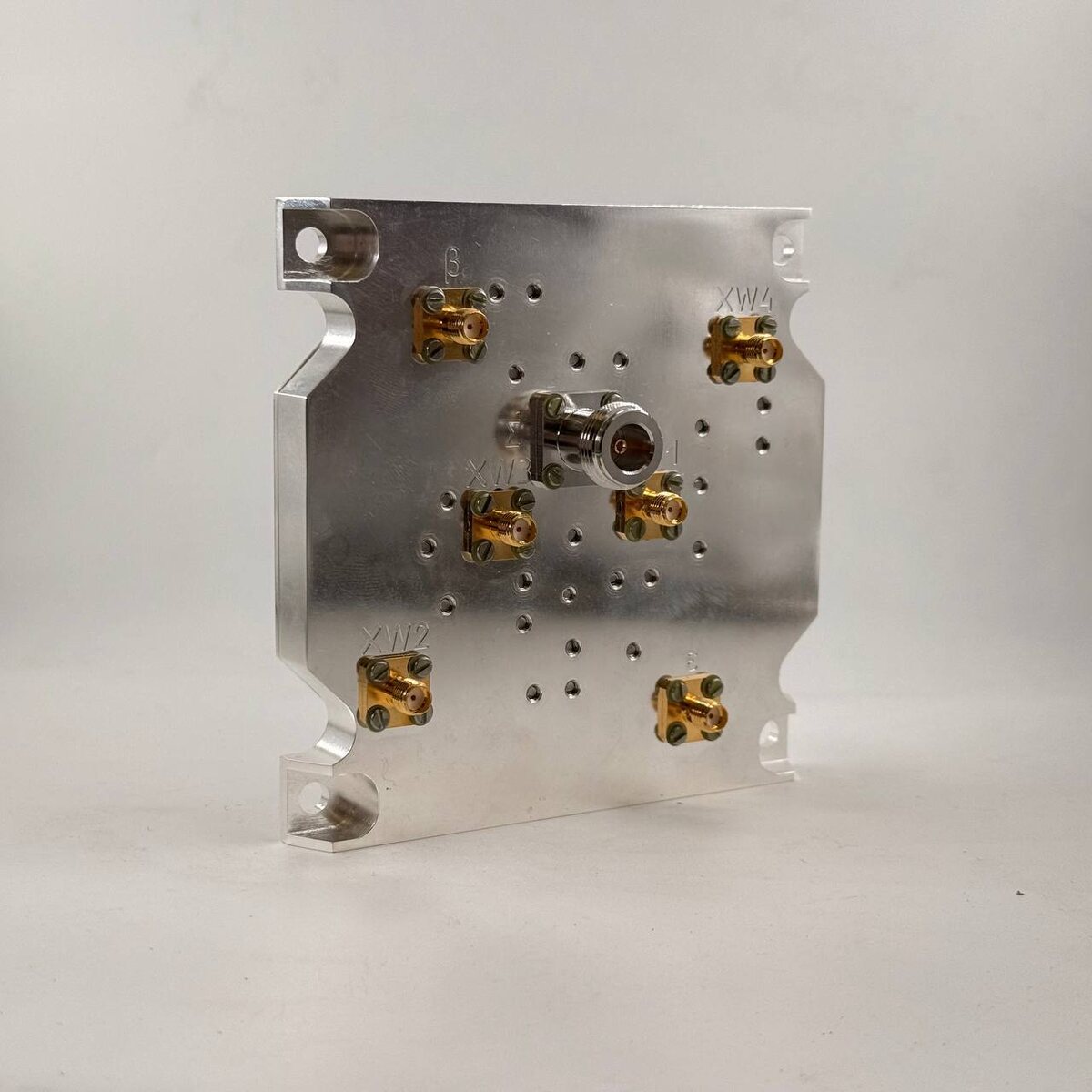 Главный распределитель мощности для радиосистем