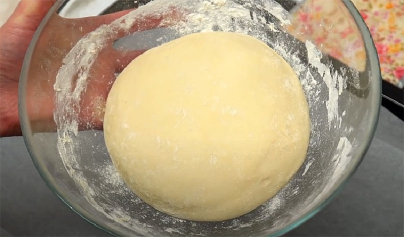 Как сделать домашнюю пиццу с колбасой, томатами и сыром: секреты вкуса и текстуры