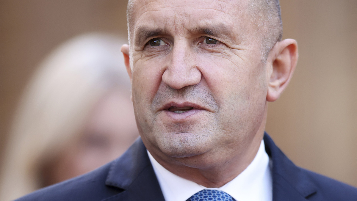   Armin Durgut / AP- Архивное фото. Президент Болгарии Румен Радев