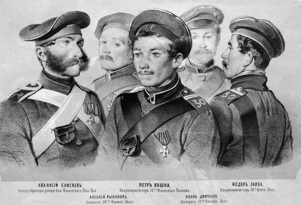 В центре - квартирмейстер 30-го флотского экипажа Петр Кошка. Рисунок В. Тимма из "Русского листка".