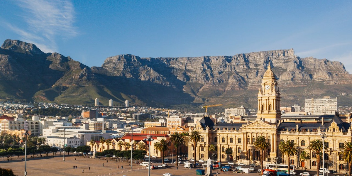 Город двух океанов, трёх эпох и тысячи легенд