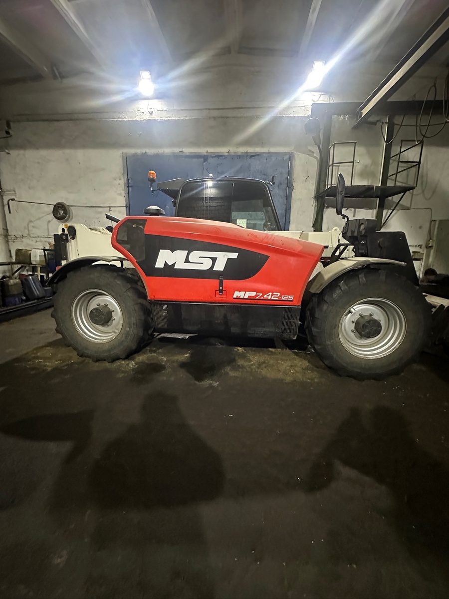 Погрузчик MST MP7.42 — объект работ в Саранске.