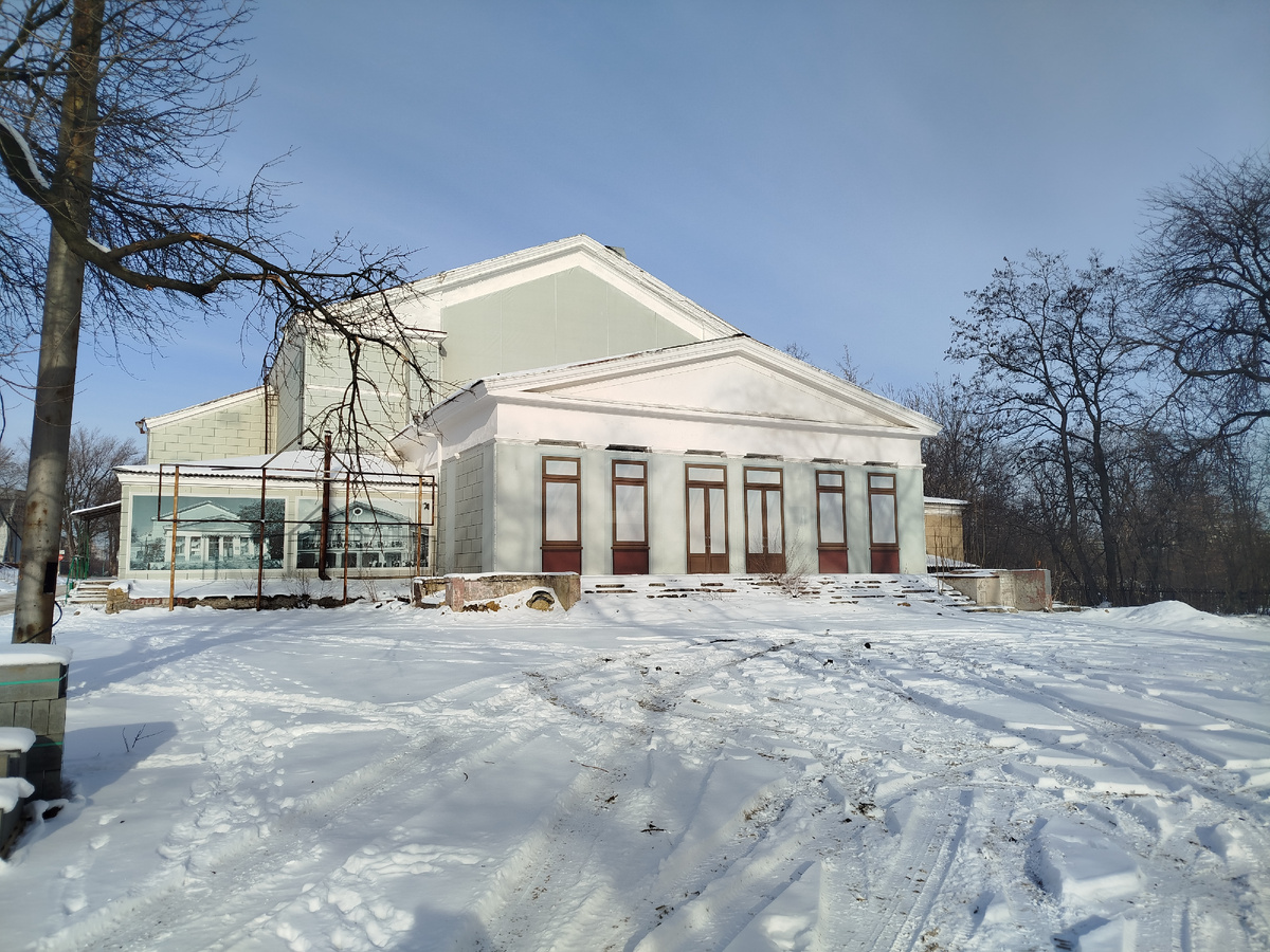 Кинотеатр "Кристалл" на реконструкции.