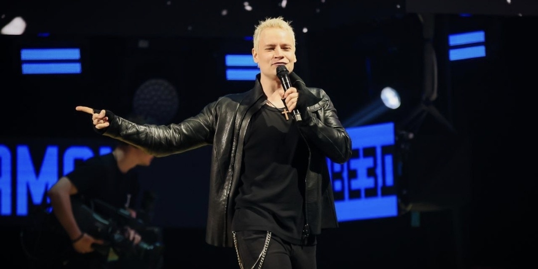 О том что «билеты на SHAMANa не покупают», написали «Аргументы и факты»