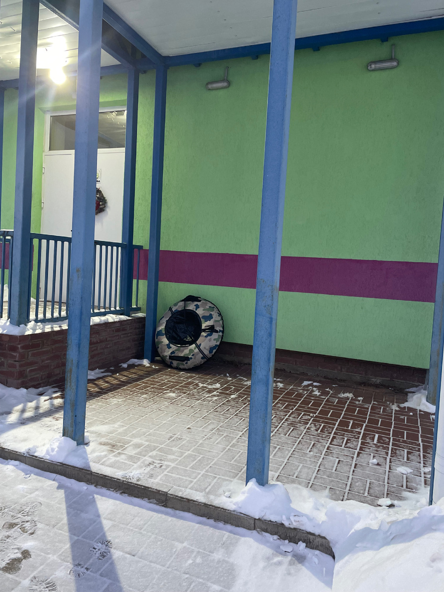 Наша надувная карета одиноко стояла сегодня) 