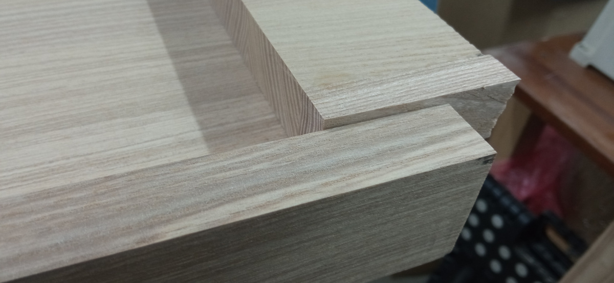 Вот он, излишек, торчит