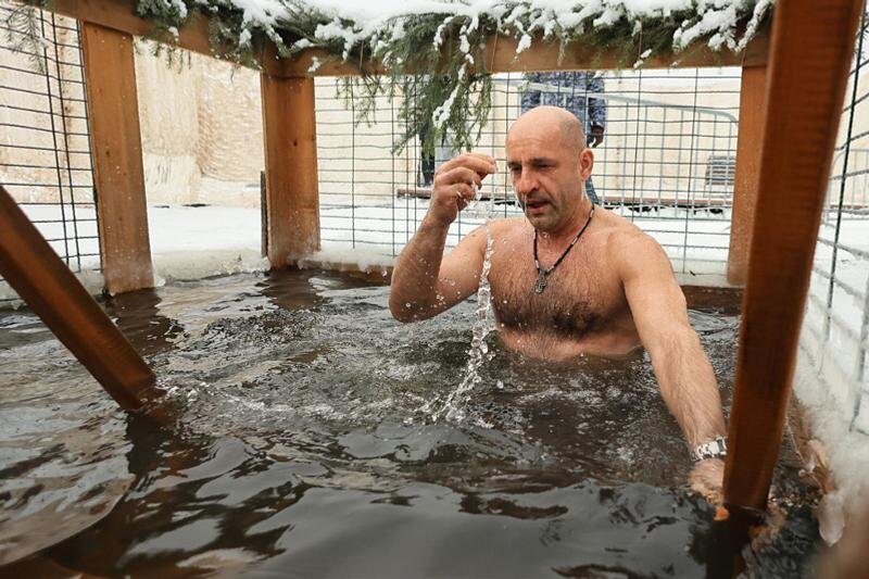 Полпред в УрФО Жога поздравил православных уральцев с Крещением