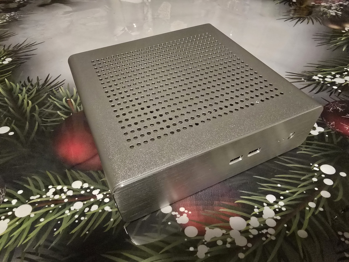 Корпус Cyber MINI ITX DC.