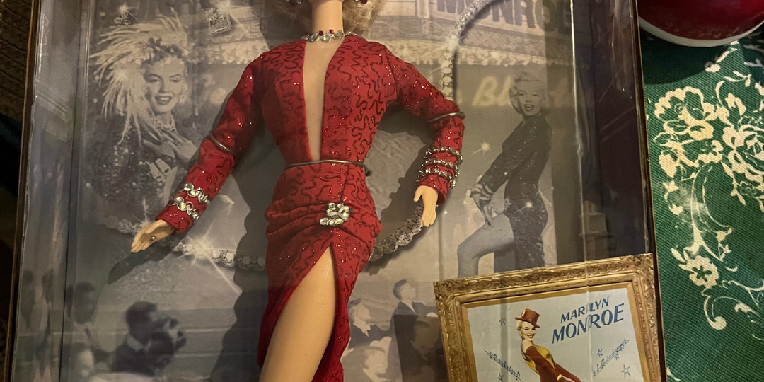 Мерилин Монро от Маттел. Мужчины предпочитают блондинок, а блондинки- бриллианты