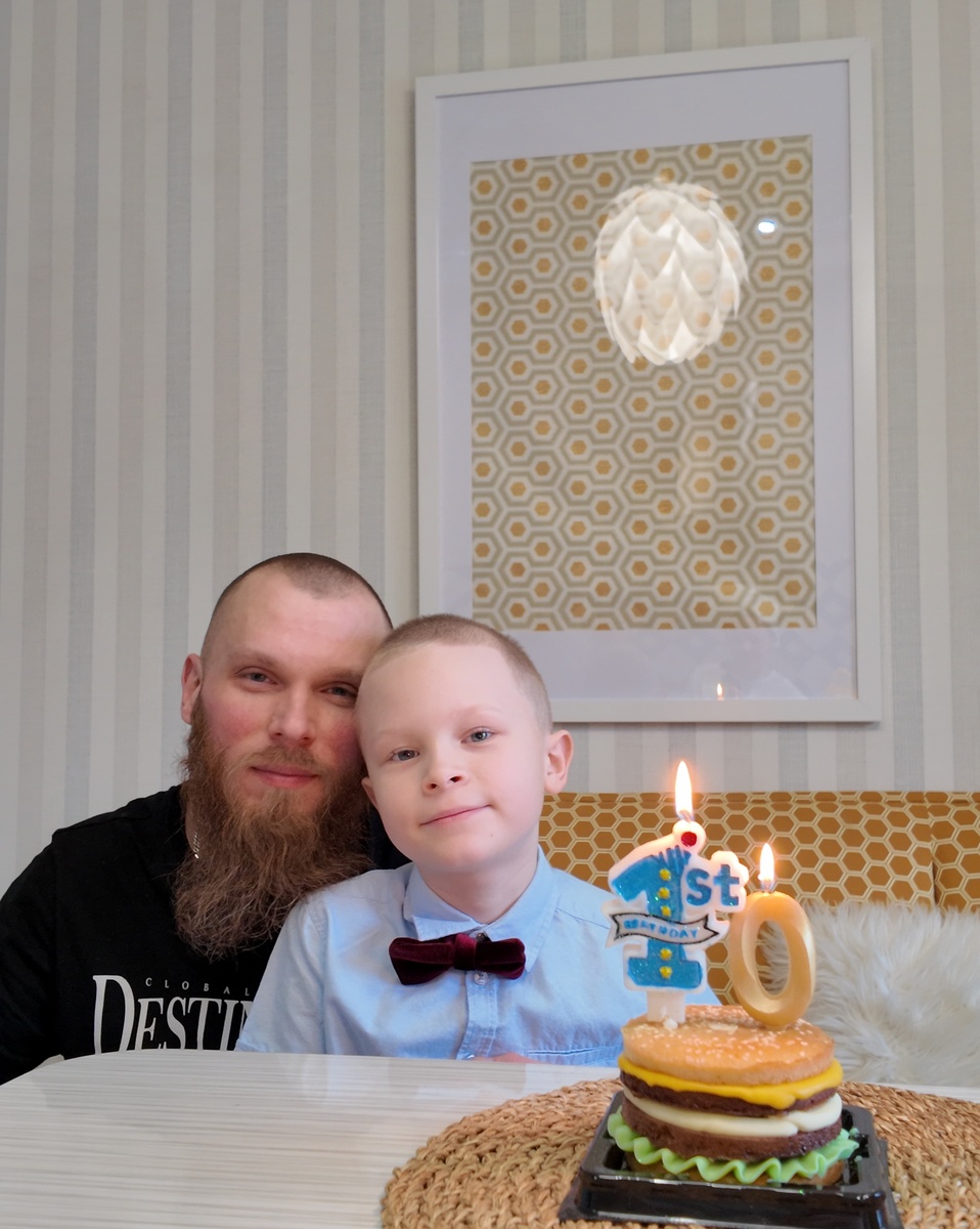 Мои 🥰 (фото автора).Свечи как видете разные по стилю,но в этом и есть интрига😂