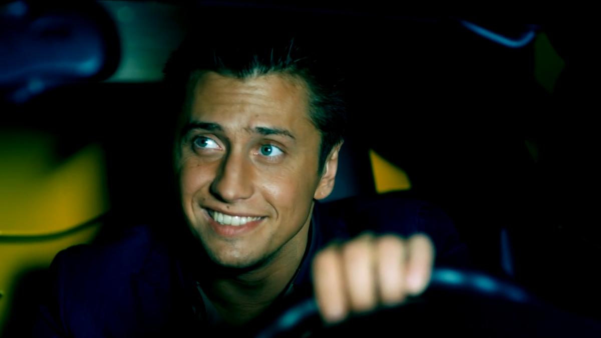 Кадр из сериала "Мажор", 2014 г., режиссеры Константин Статский, Николай Булыгин, Максим Полинский, сценаристы Александр Щербаков, Сергей Калужанов, Олег Маловичко, композиторы Павел Есенин, Райан Оттер (скриншот)