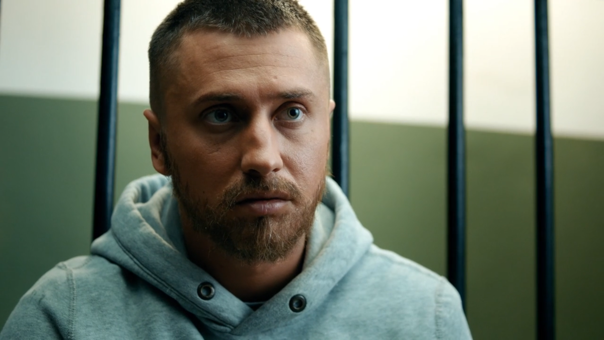 Кадр из кинофильма "Мажор 2", 2016 г., режиссеры Николай Булыгин, Максим Полинский, сценаристы Сергей Калужанов, Юрий Бурносов, Татьяна Глущенко, композиторы Павел Есенин, Сергей Каширин (скриншот)