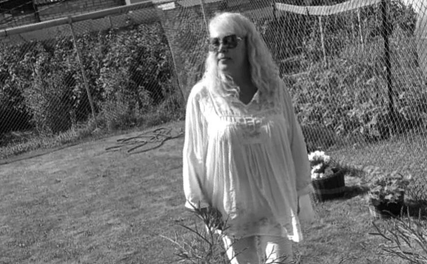 Встречалась с мужчиной на 12 лет младше, и не замечала разницы, пока его друг не спросил:"Это твоя мама?" Как один вопрос разрушил отношения