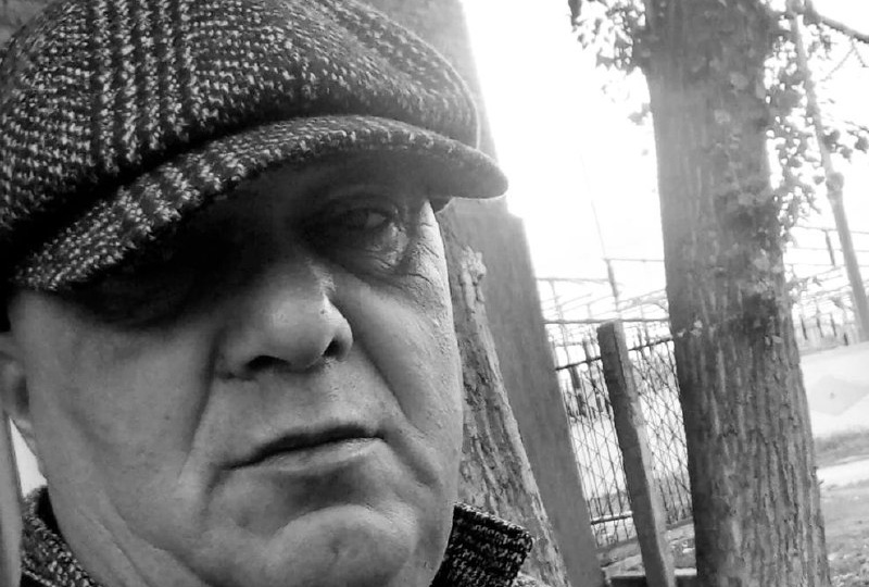 Встретились в кафе с девушкой (35 лет), а она час рассказывала про бывшего и сравнивала меня с ним: почему я ушёл, не оплатив ей такси