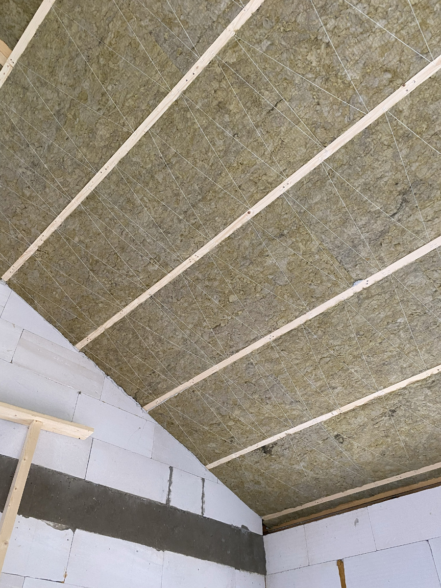 Утепление мансарды, монтаж утеплителя