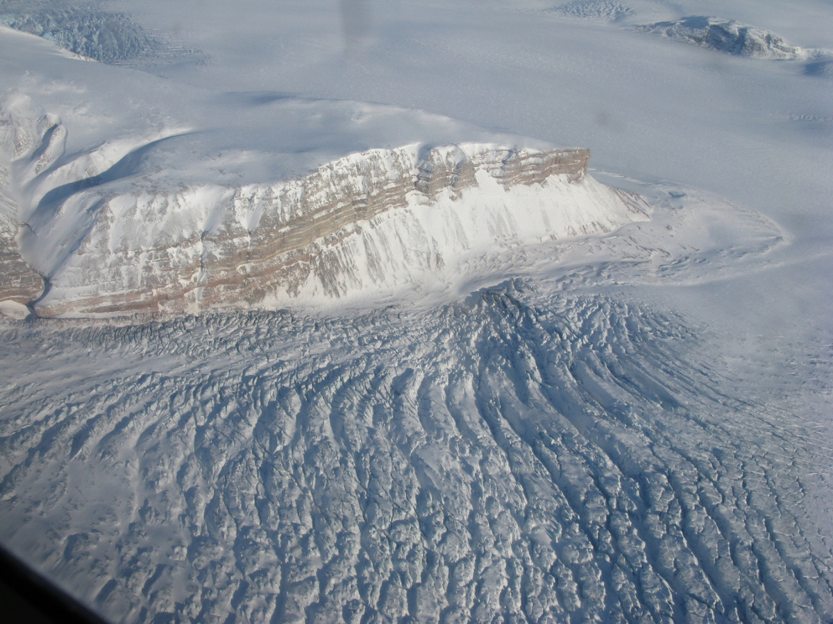 Выводной ледник Фритьоф, о-в Западный Шпицберген/ Фото: Борис Иванов  📷
