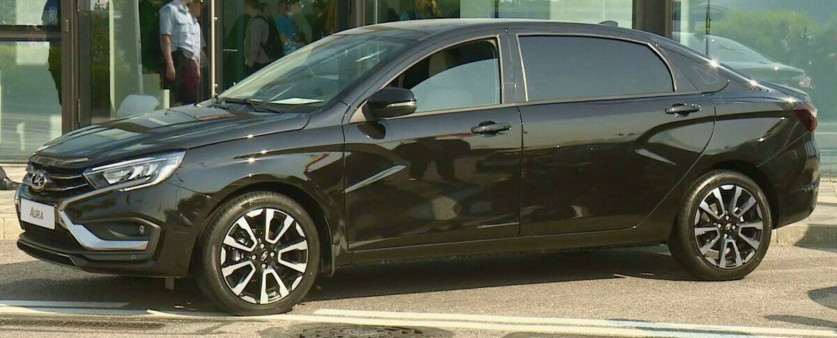 Lada Aura
