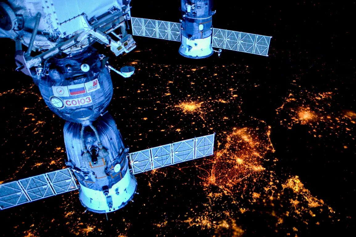 ТАСС. Вид на ночную сторону Земли с МКС