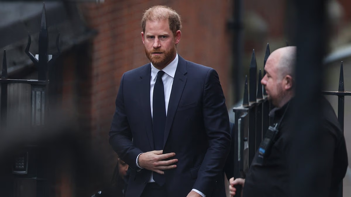 Гарри в Лондоне для участия в судебном профессе