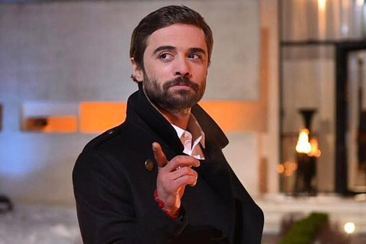    Илья Глинников кадр шоу "Холостяк"