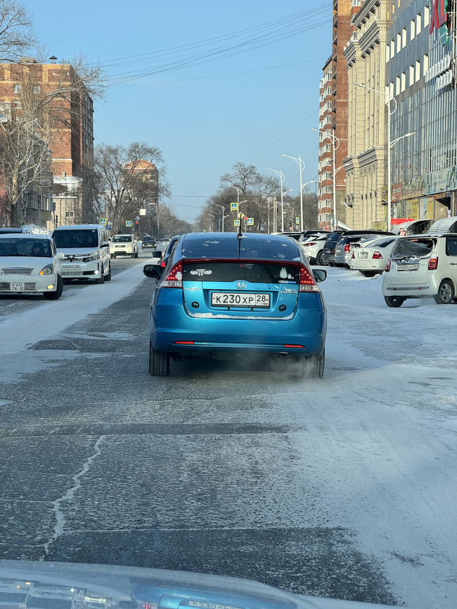 Вот тут плохо видно, но справа видно ступеньки льда