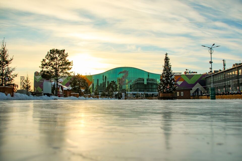    Каток около ТРЦ Galaxy. Источник: Виталий Барабаш