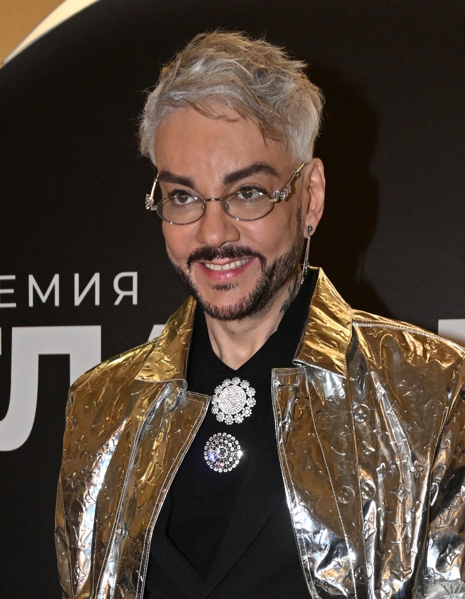  Подписчики считают, что он стал похож на Филиппа Киркорова. Михаил ФРОЛОВ