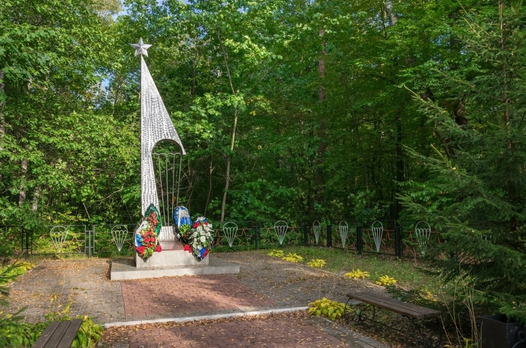 Памятник разведгруппе "Вол" в городе Советске.