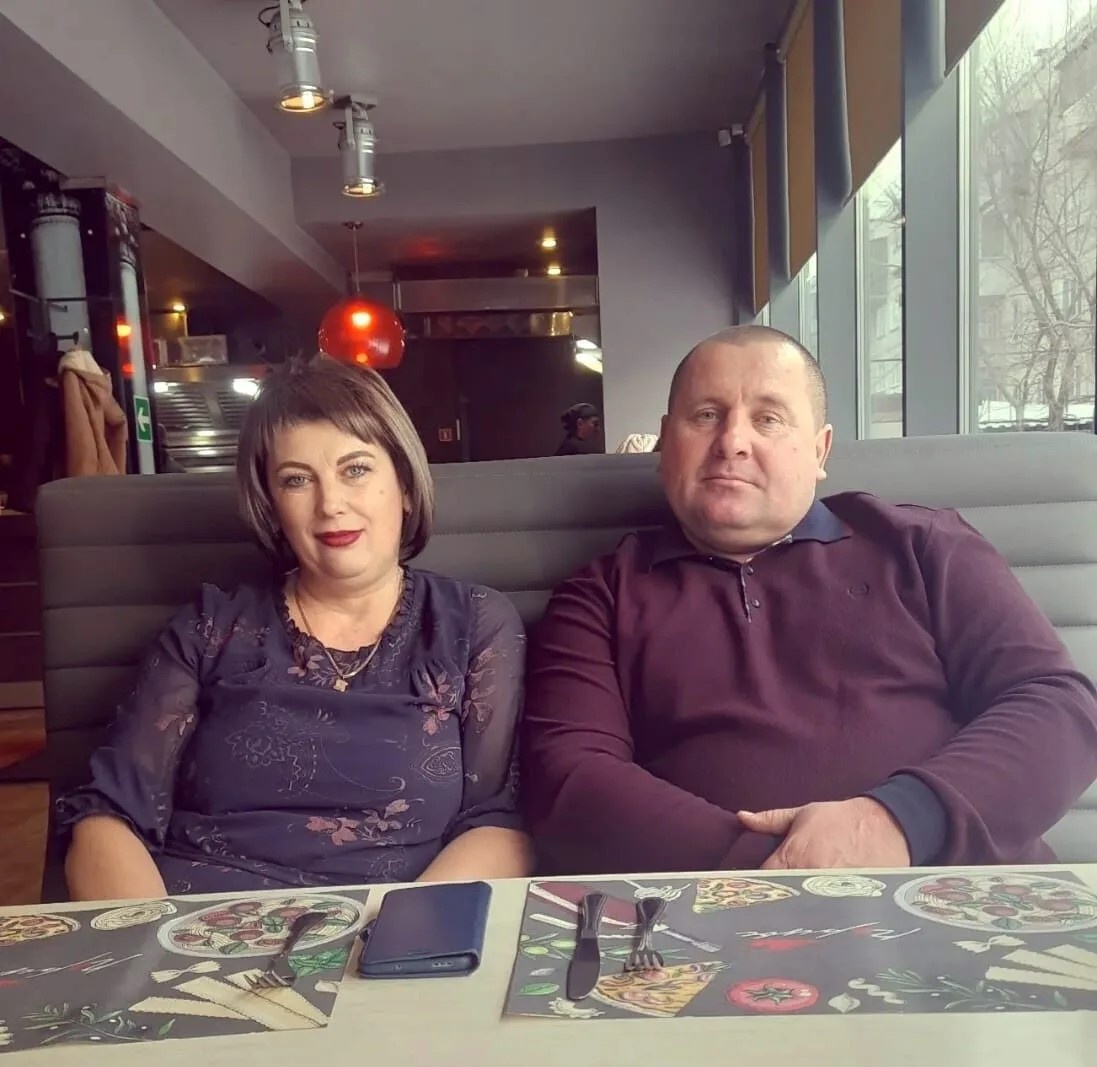 Супруг Елены – Михаил, вдохновляет и поддерживает во всех её начинаниях 