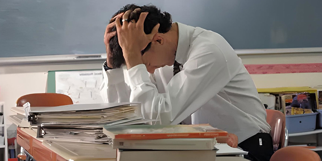 Усталый учитель: когда «должен» становится грузом