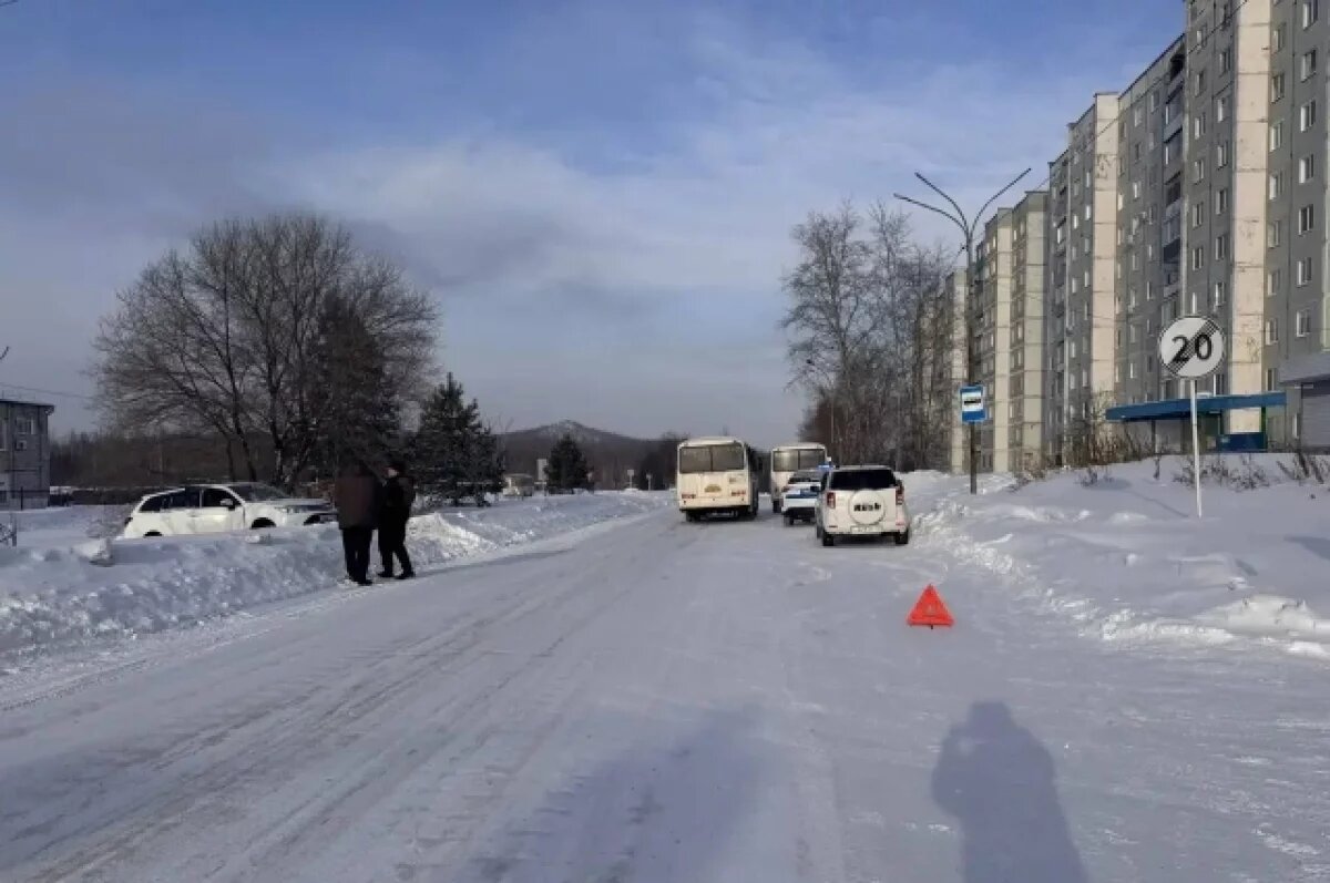    В Хабаровском крае водитель потерял сознание и чуть не задавил прохожего