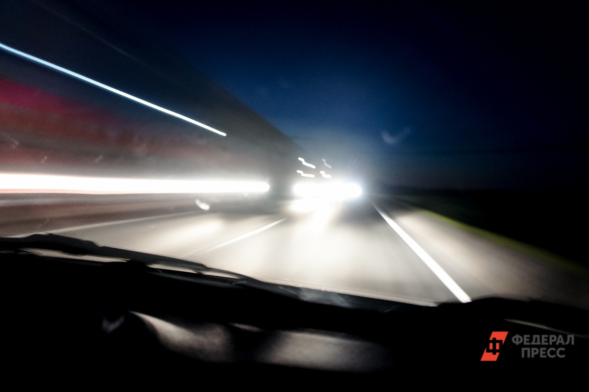 В России предложили лишать прав за использование ксеноновых фар.  Фото: Елена Майорова