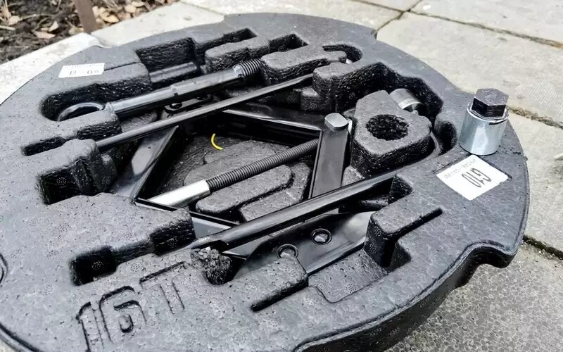 Доработанный органайзер для хранения ключа от секреток для колес.📷
