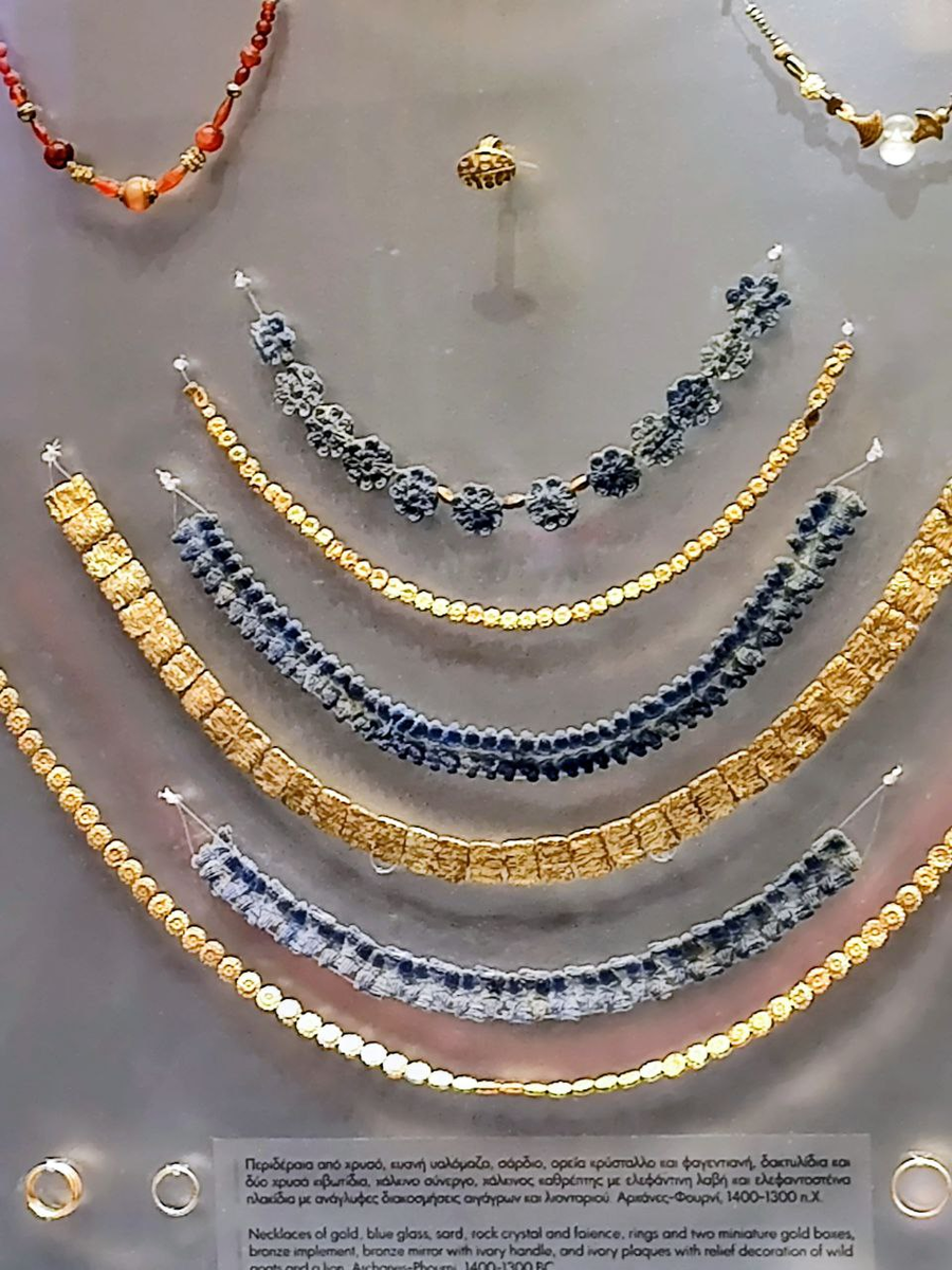 Фото автора, сделанные в музее греческого города Ираклион на острове Крит. Листайте