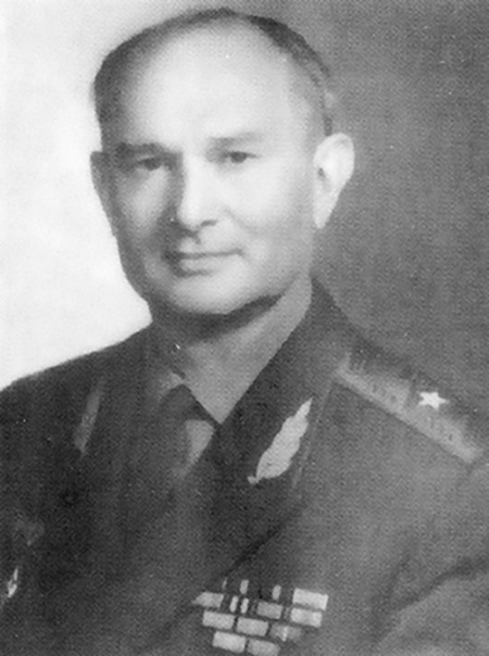 Дмитрий Федорович Поляков. Звания: Полковник (29 ноября 1956 г.);
Генерал-майор (4 ноября 1973 г.);
Лишен звания и наград.
Награды: ордена Отечественной войны II степени (18 апреля 1945 г.), Красной Звезды (30 апреля 1943 г.), медали