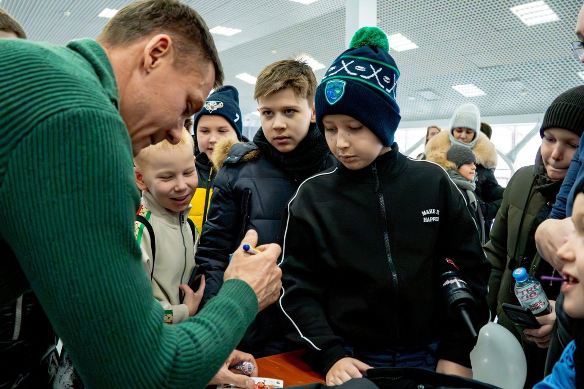    В Ханты-Мансийске юные спортсмены познакомились с легендами югорского спорта