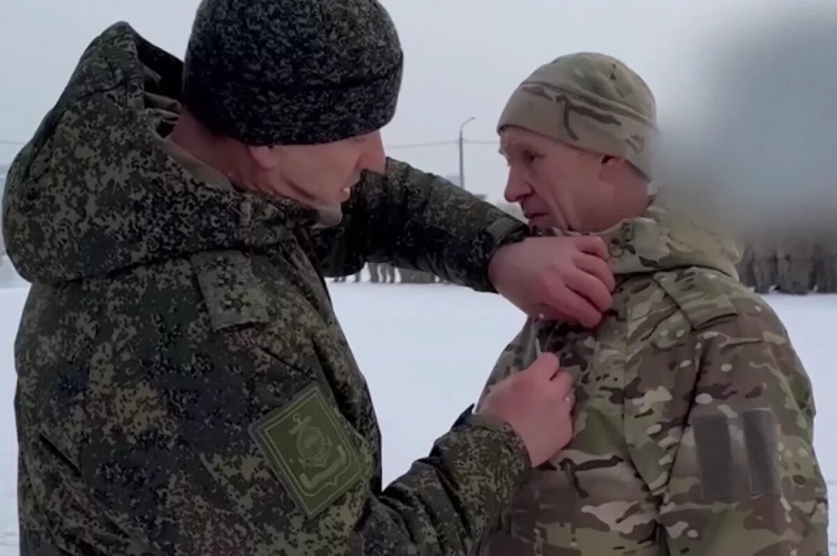    Командующий ТОФ наградил отличившихся в СВО камчатских морпехов