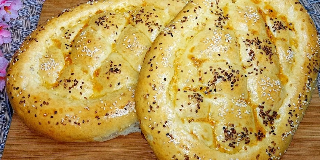 Когда нет времени идти за хлебом, пеку дома эти быстрые лепешки. Во 100 раз вкуснее и полезнее магазинного хлеба.