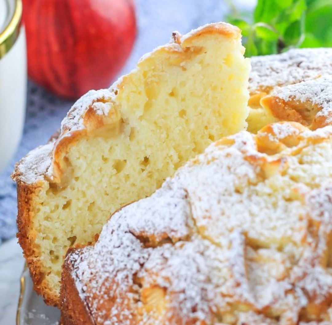 Шарлотка на кефире