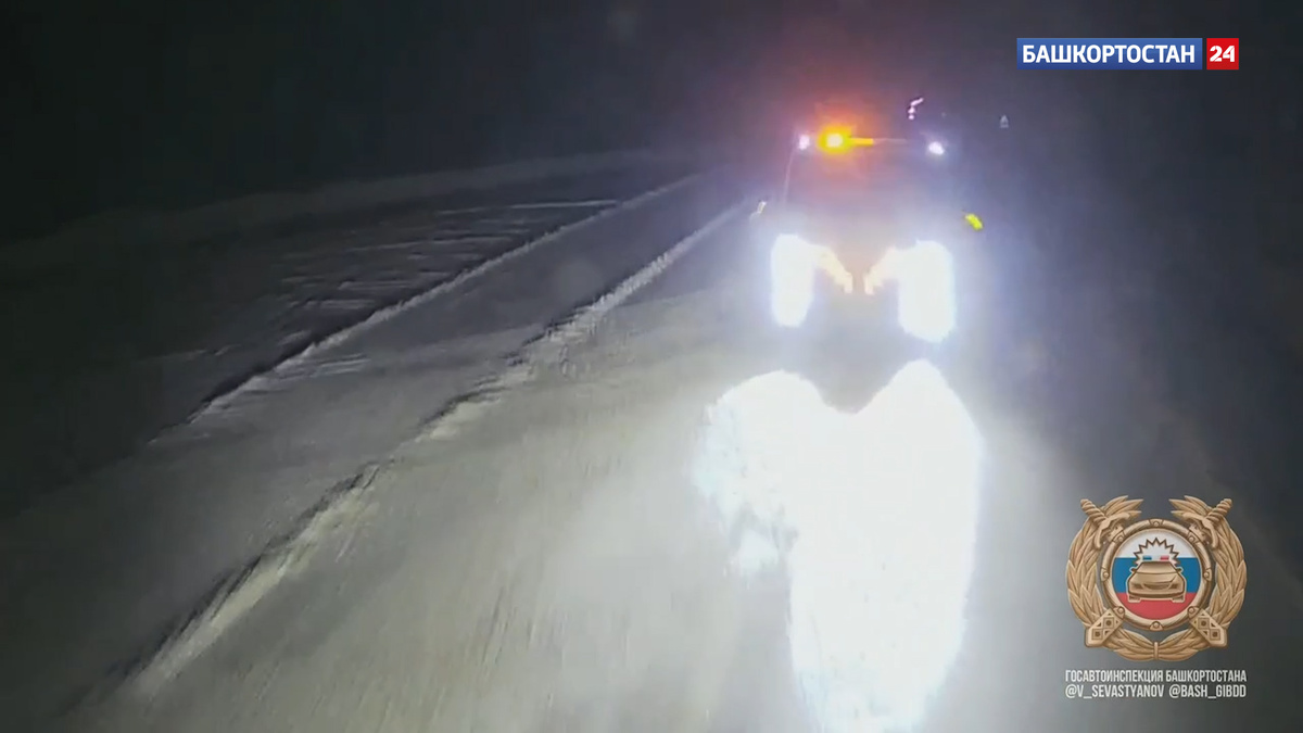    Появилось видео момента ДТП с участием фуры и эвакуатора в Башкортостане, где погиб человек