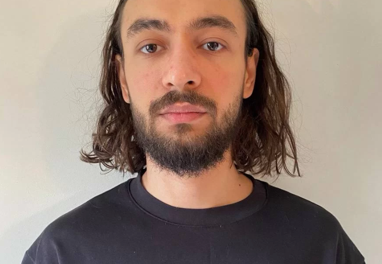 Спор вокруг ребёнка : роль Алексея Сарымсакова и его «черные» факты в биографии.