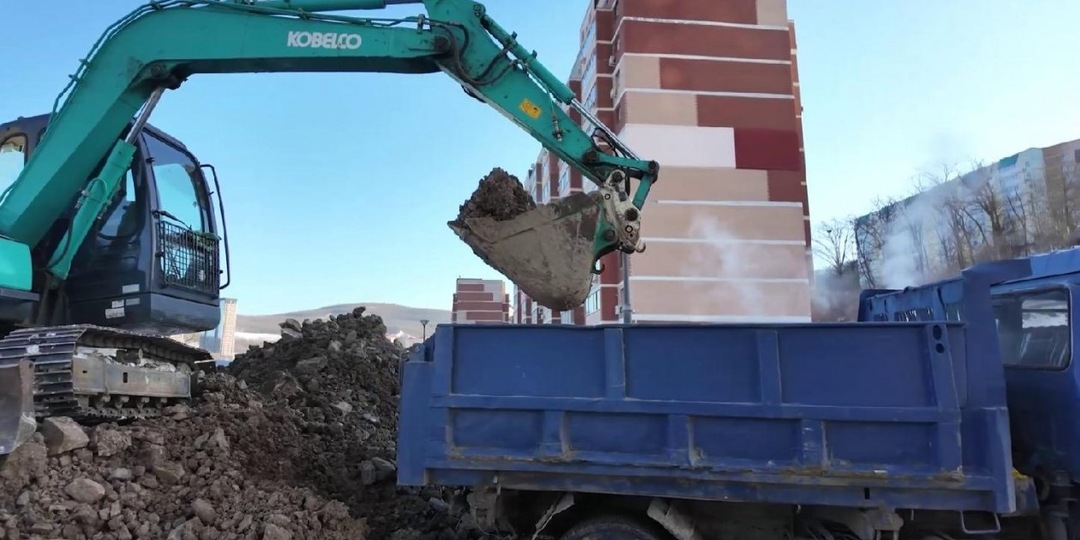 Девять метров в глубину: скрытую течь ищут на теплосетях Снеговой Пади во Владивостоке