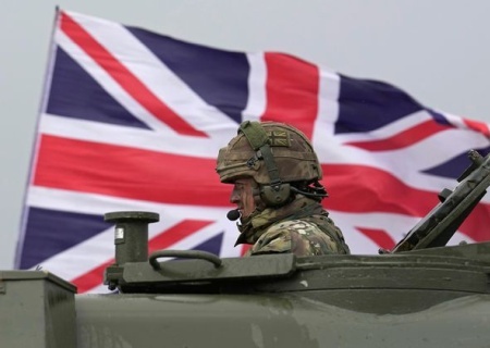    Англичанка против всех. Британия хочет остаться единственным игроком на украинском поле