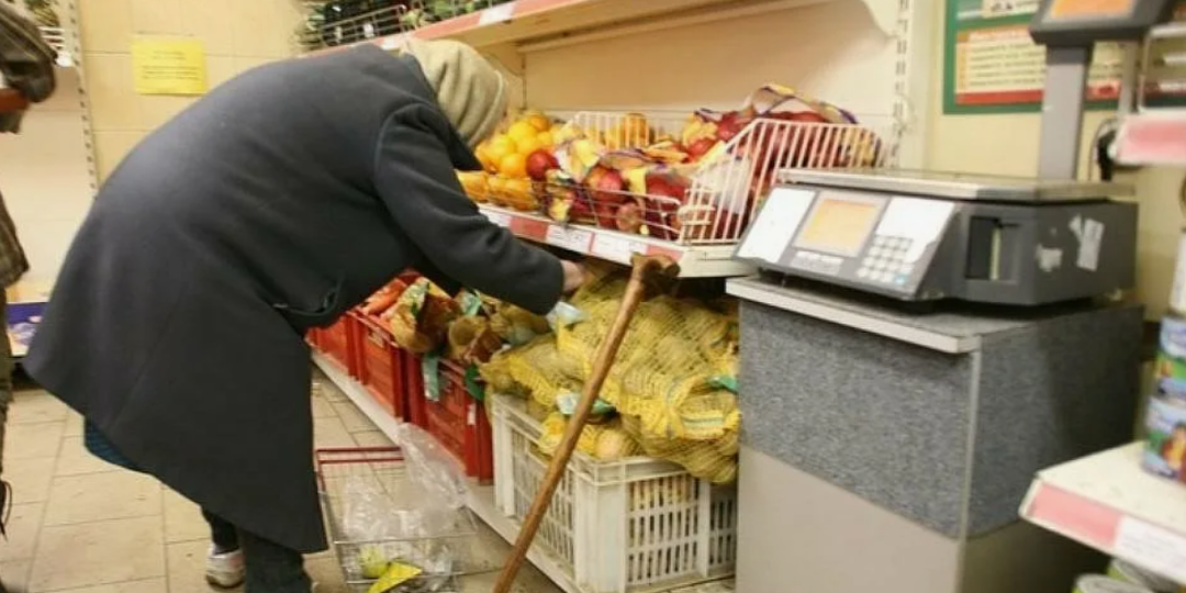 Пенсионерка зашла в магазин и не поверила сколько стал стоить кофе в январе 2026 года