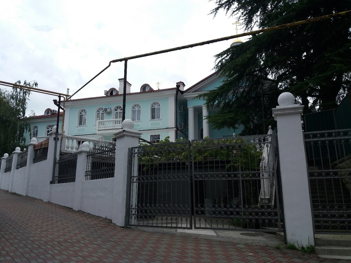 Странный коттедж