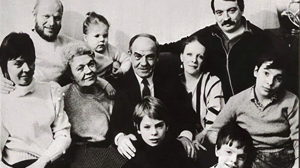 Большая семья Глузских