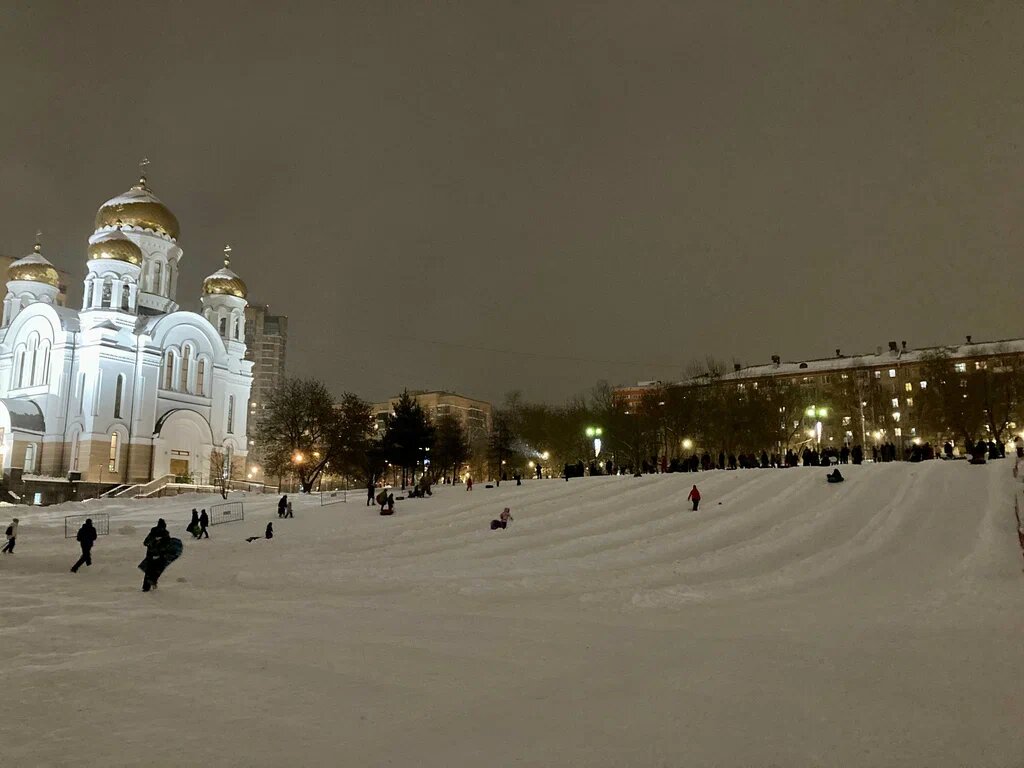 тюбинговая горка в парке «Акведук»