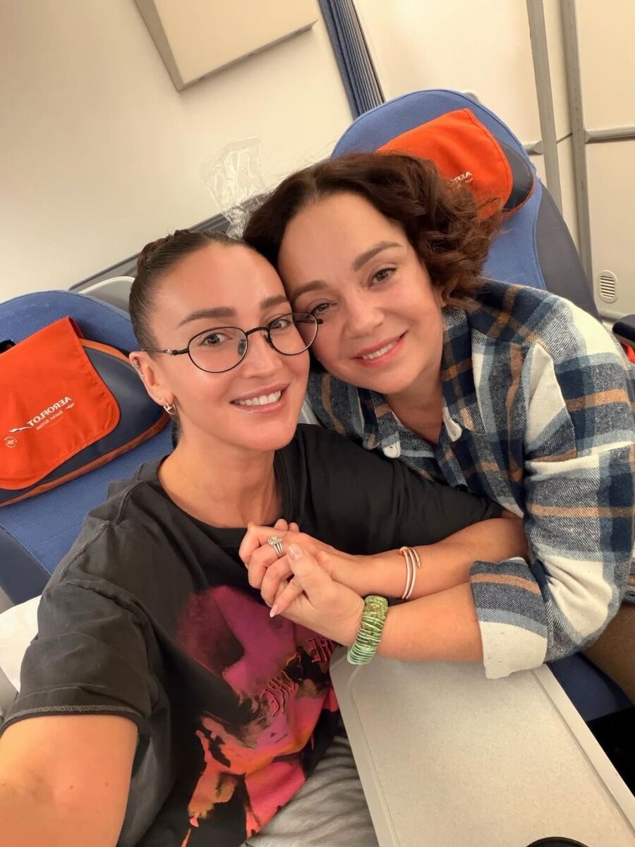    Ольга Бузова отпраздновала 40-летие на Мальдивах. Источник: @buzova86*